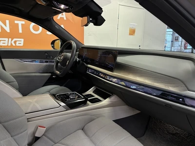 BMW i7 G70 xDrive 60 2023, kuva 5/13