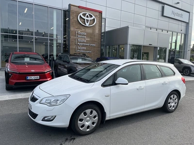 Opel Astra 2012, photo 1/3