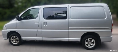 Toyota Hiace 2,5 D-4D 4WD 117 5ov pitkä 2011, photo 4/17