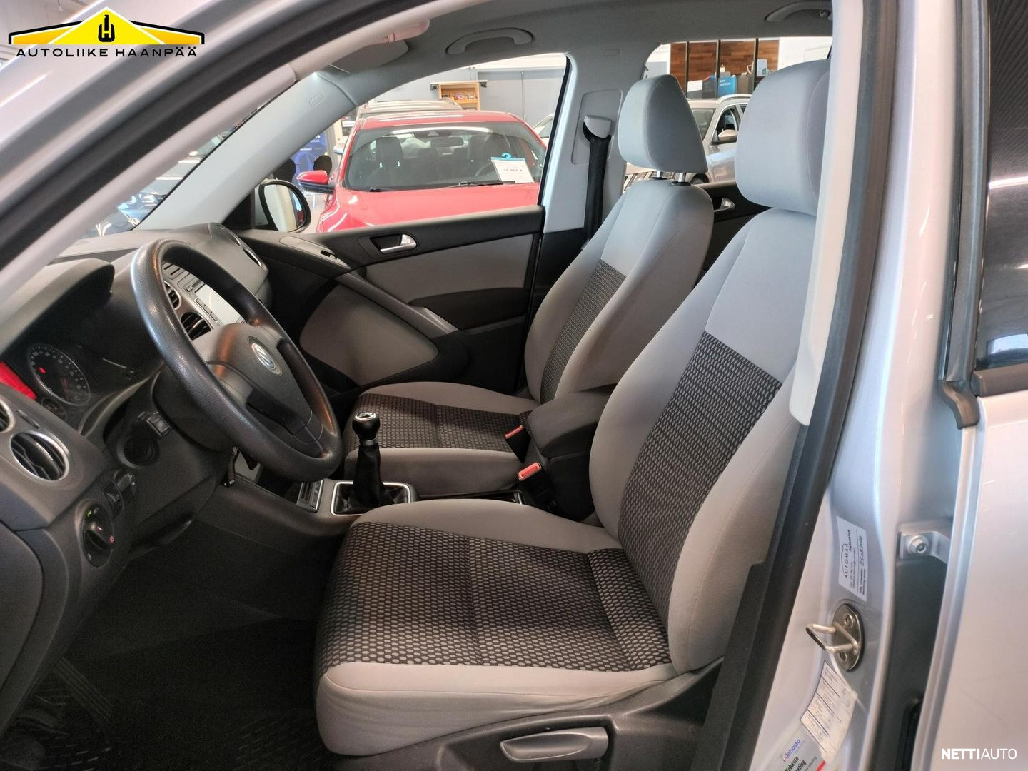 Volkswagen Tiguan 2009, photo 5/28