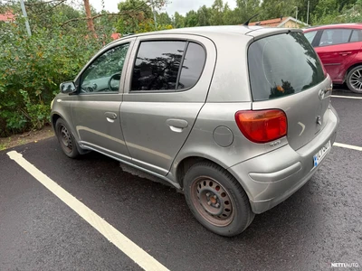 Toyota Yaris Henkilöauto 2004, photo 3/12