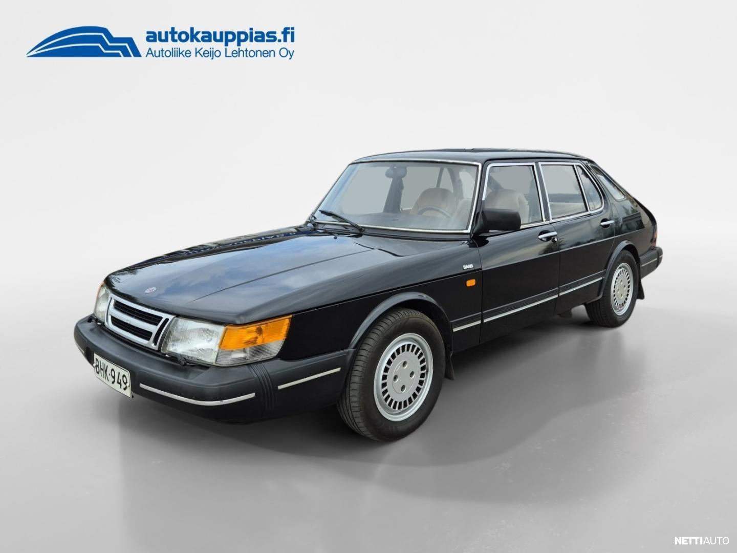 Saab 900