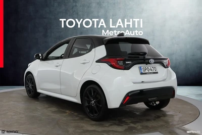 Toyota Yaris 1,5 Hybrid Premium 2023, photo 2/31