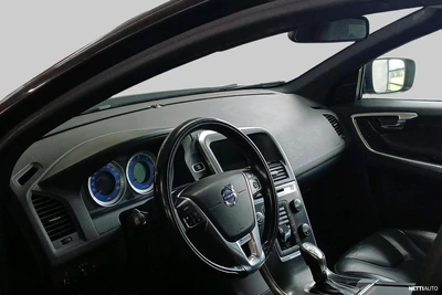 Volvo XC60 D4 AWD R-Design aut 2013, kuva 3/5
