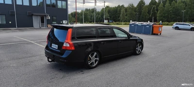 Volvo V70 2010, photo 4/7