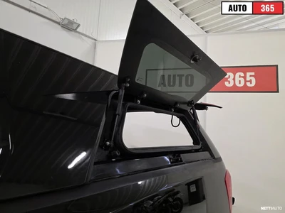 Nissan Navara 2016, photo 7/19