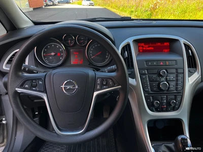 Opel Astra 2011, kuva 6/6