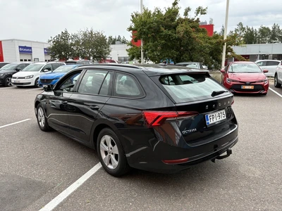 Skoda Octavia 2022, photo 4/6