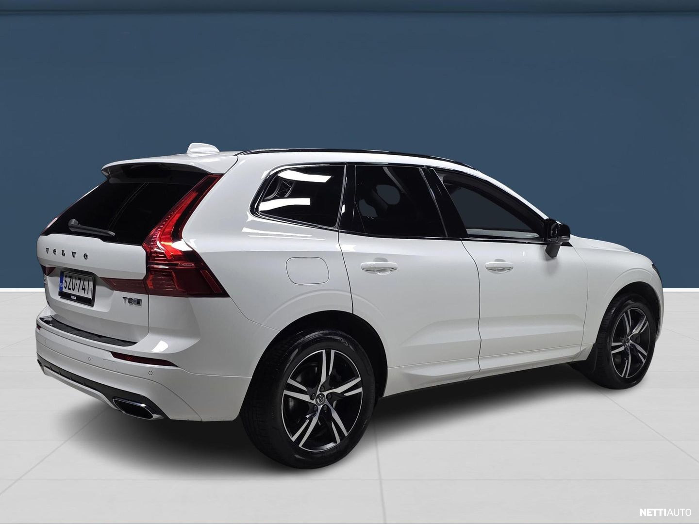Volvo XC60 2020, photo 4/18