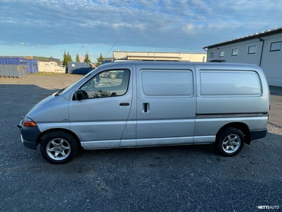 Toyota Hiace 2005, photo 2/13