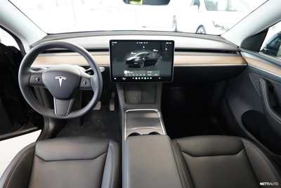 Tesla Model Y Long Range 2023, photo 7/14