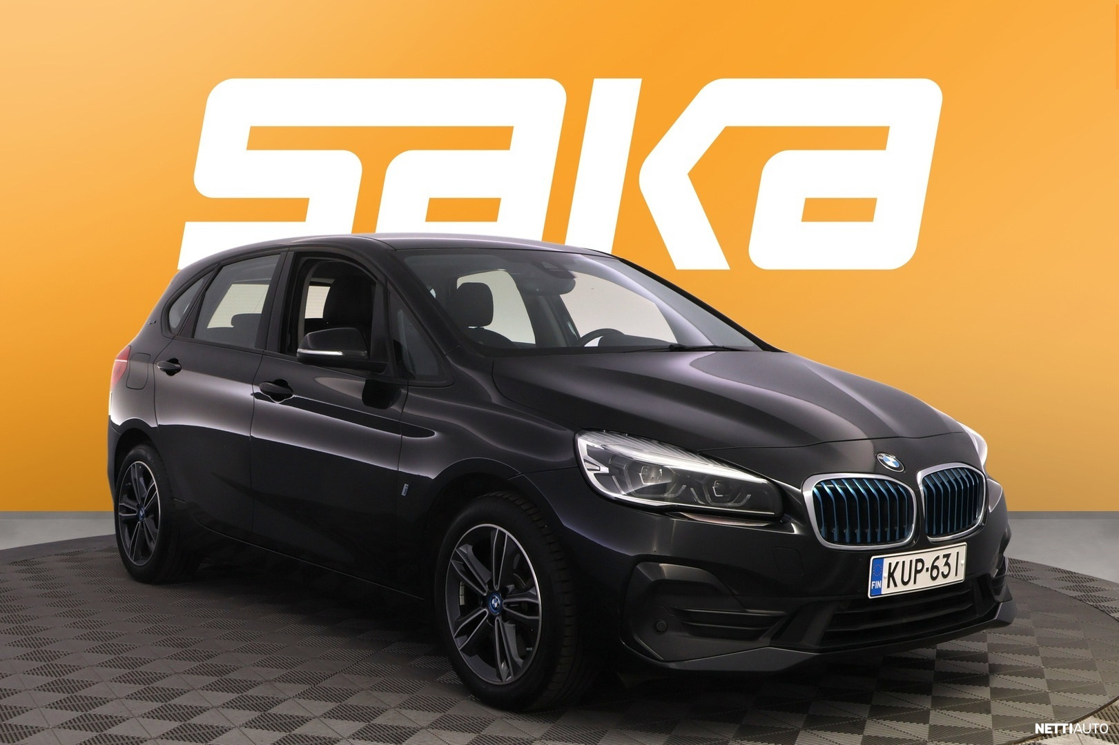 BMW 225
