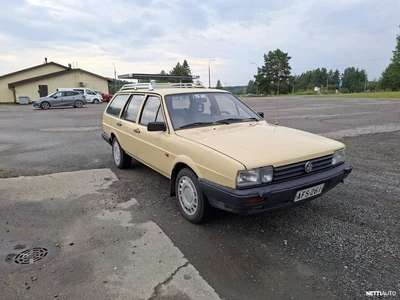 Volkswagen Passat 1987, photo 2/8