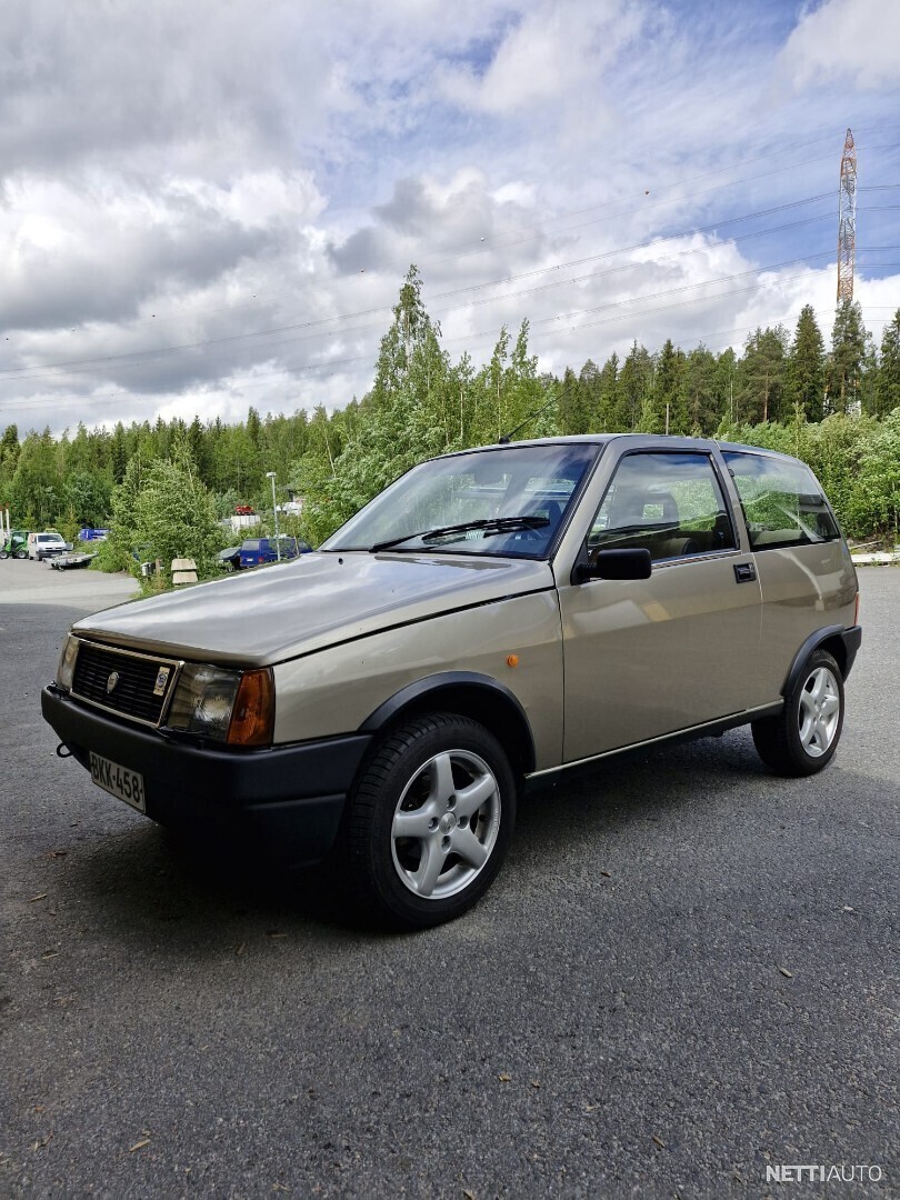 Lancia Y10