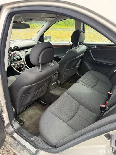 Mercedes-Benz C 2004, kuva 7/10