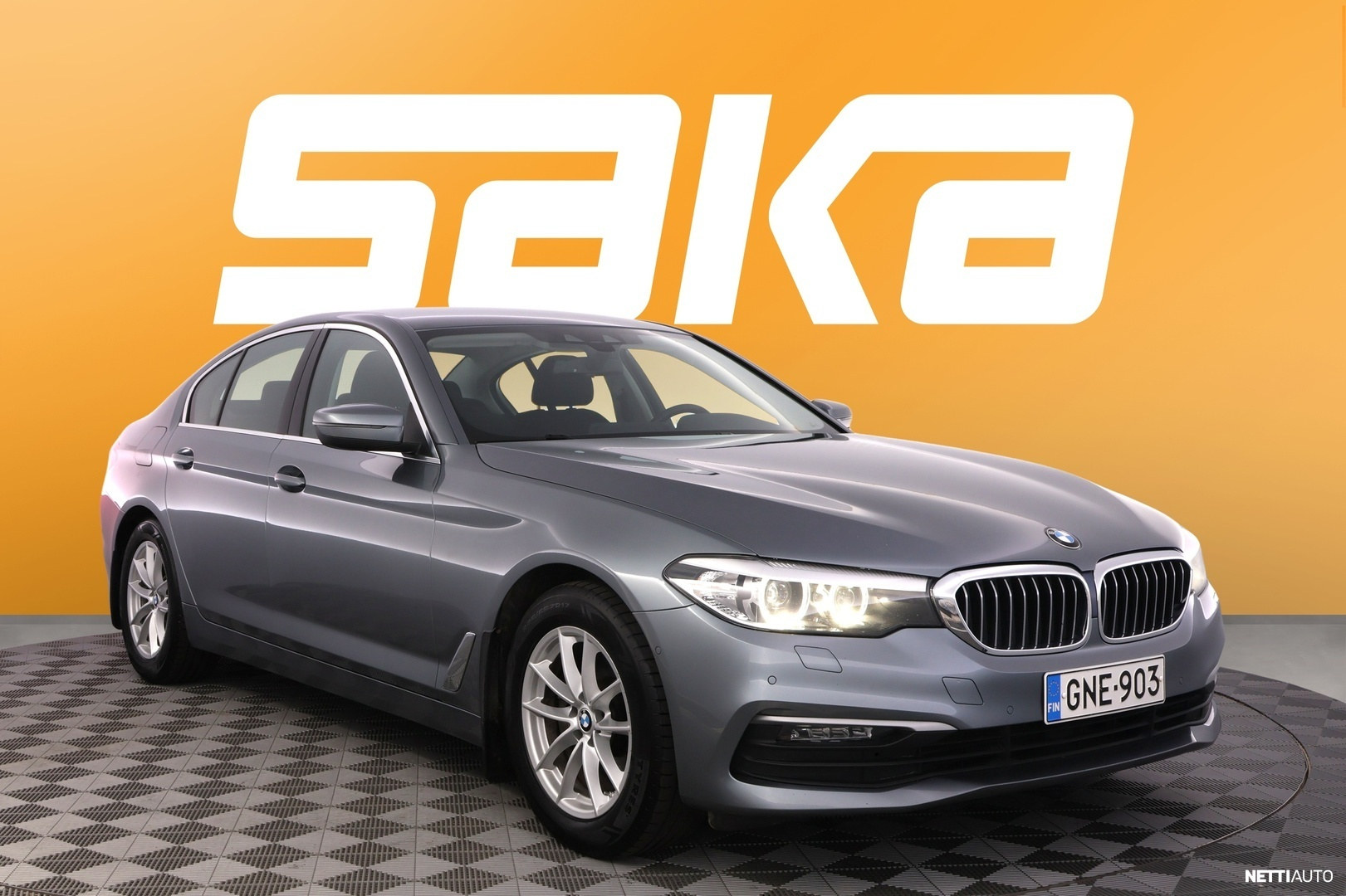 BMW 518