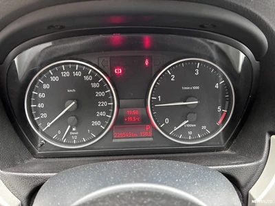 BMW 320 2011, photo 5/17