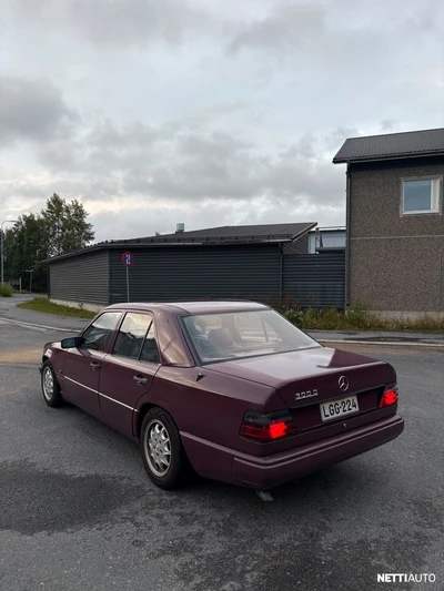 Mercedes-Benz 300 1986, photo 5/21