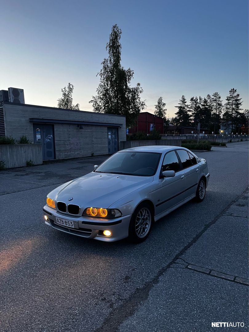 BMW 525