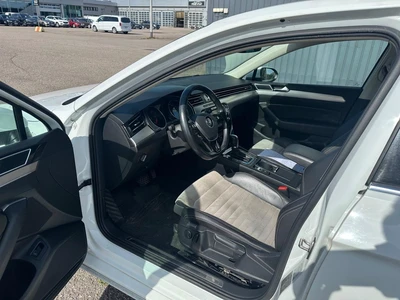 Volkswagen Passat 2016, kuva 3/3