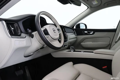 Volvo XC60 2023, kuva 7/24