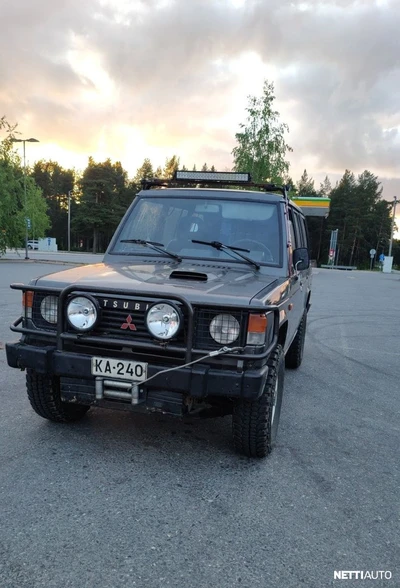 Mitsubishi Pajero 1989, photo 3/3
