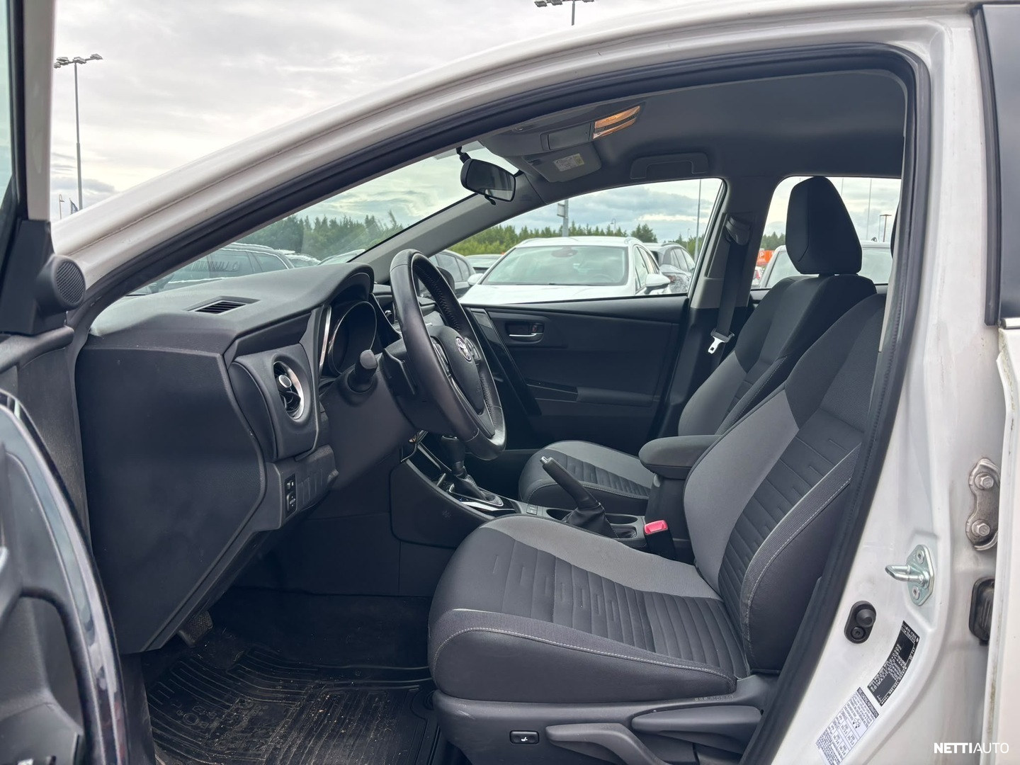Toyota Auris 2016, kuva 8/8