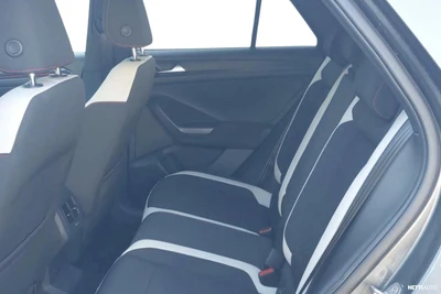 Volkswagen T-Roc 2018, photo 6/7