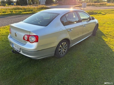 Volkswagen Passat 2010, photo 4/17