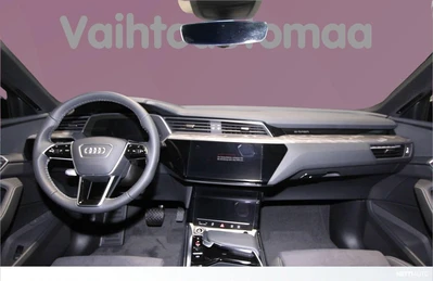 Audi Q8 e-tron 2024, photo 6/8