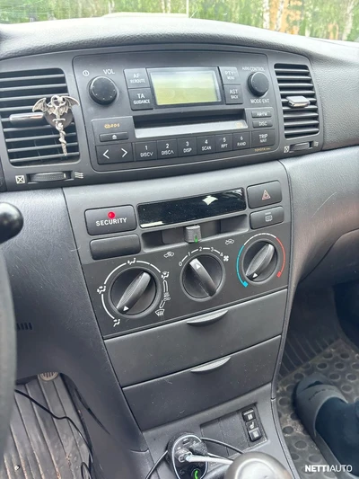 Toyota Corolla 2002, photo 7/17
