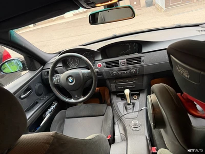 BMW 330 2006, photo 3/4