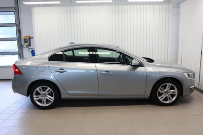 Volvo S60 T4 Momentum 2015, photo 6/20