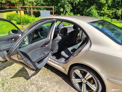 Mercedes-Benz E W211 2005, kuva 7/17