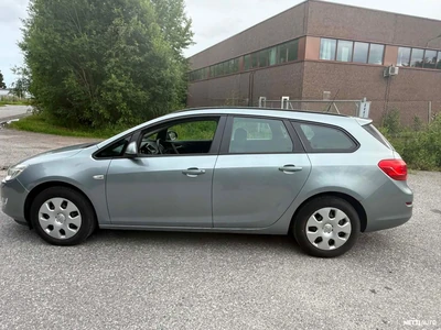 Opel Astra 2011, kuva 6/10