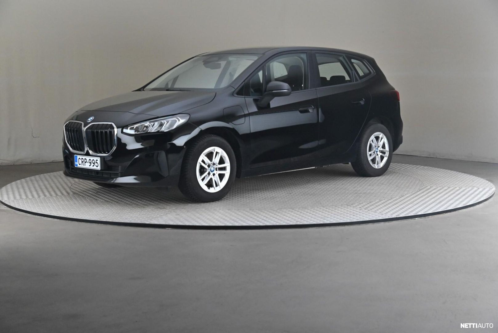 BMW 225