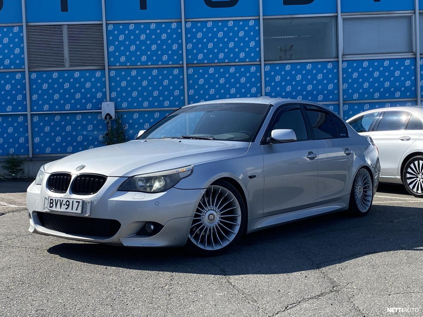 BMW 525