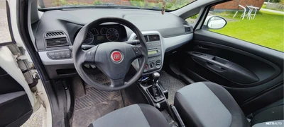 Fiat Grande Punto 2010, photo 6/9