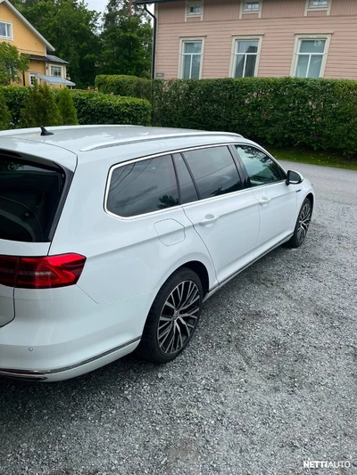 Volkswagen Passat 2018, photo 3/9