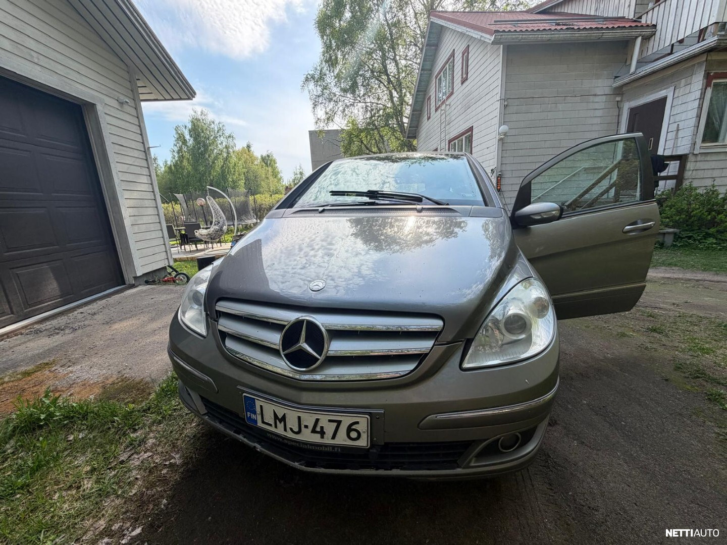 Mercedes-Benz B 200
