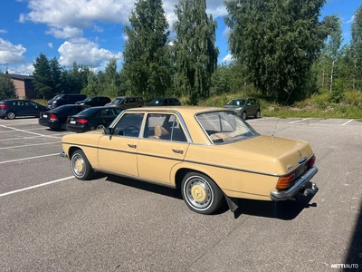 Mercedes-Benz 115 1974, kuva 3/13
