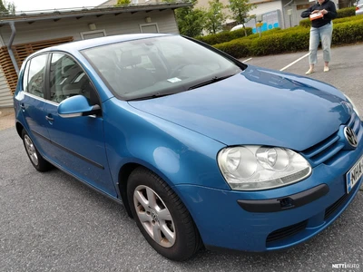 Volkswagen Golf 1,6 75 kW Comfortline 5d 2004, photo 3/11