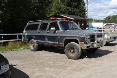 Chevrolet Suburban Silverado 1989, kuva 1/8
