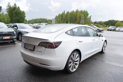 Tesla Model 3 Performance Dual Motor AWD 2019, kuva 2/7