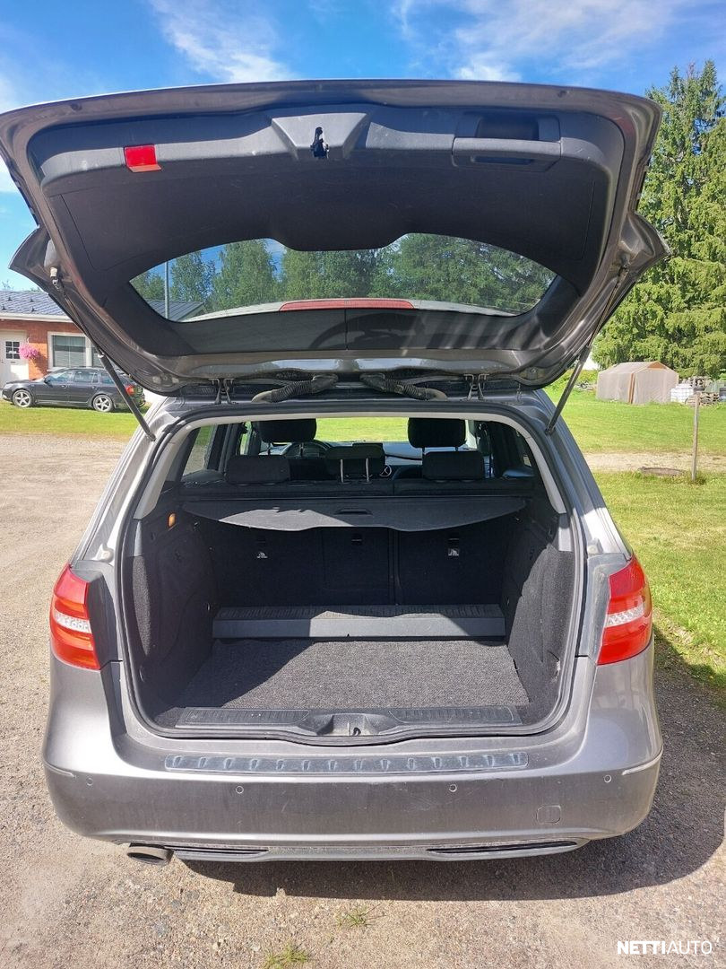 Mercedes-Benz B 180 2012, kuva 7/11
