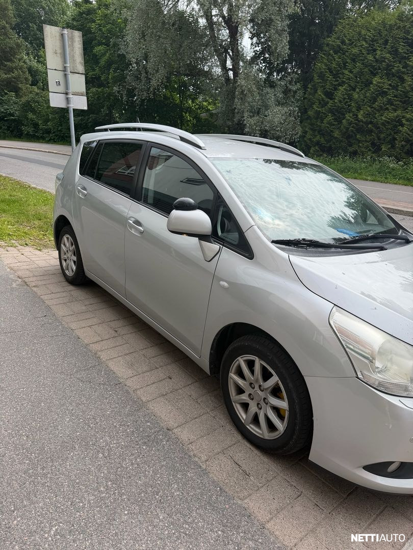 Toyota Verso 2012, photo 3/8