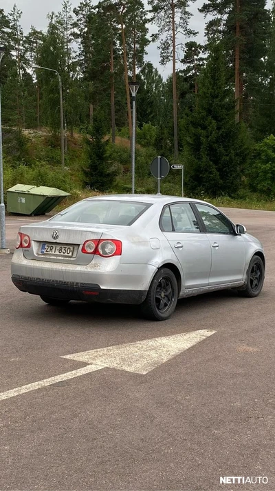 Volkswagen Jetta 2005, kuva 3/8