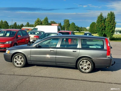 Volvo V70 2.5T 210hv Bensa Autom.Farm. 2006, kuva 5/27