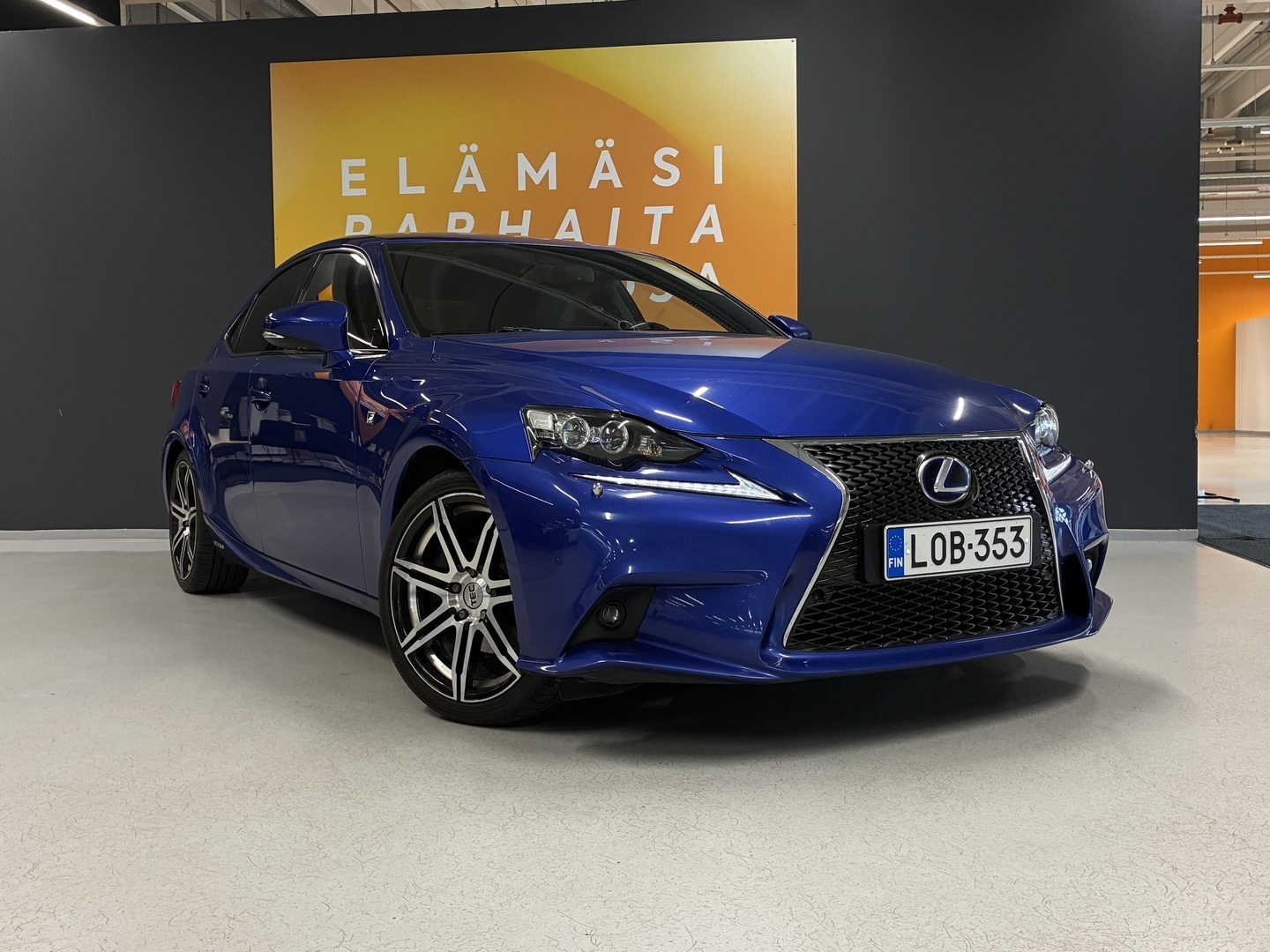 Lexus IS