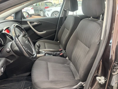 Opel Astra 2012, photo 5/10